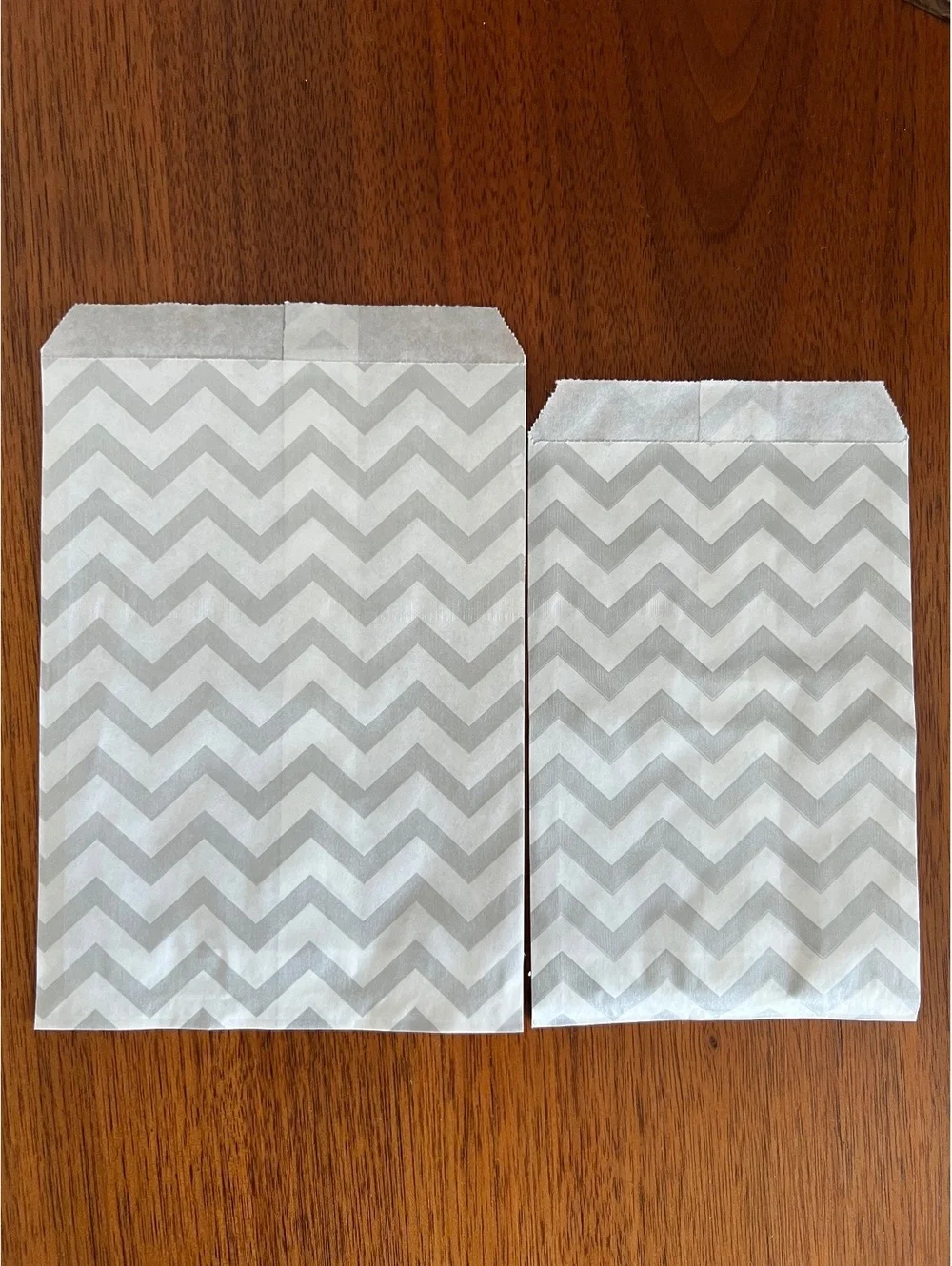 Lot of 500~2 sizes~Silver & White Chevron Party Favor Treat Paper Gift Bags